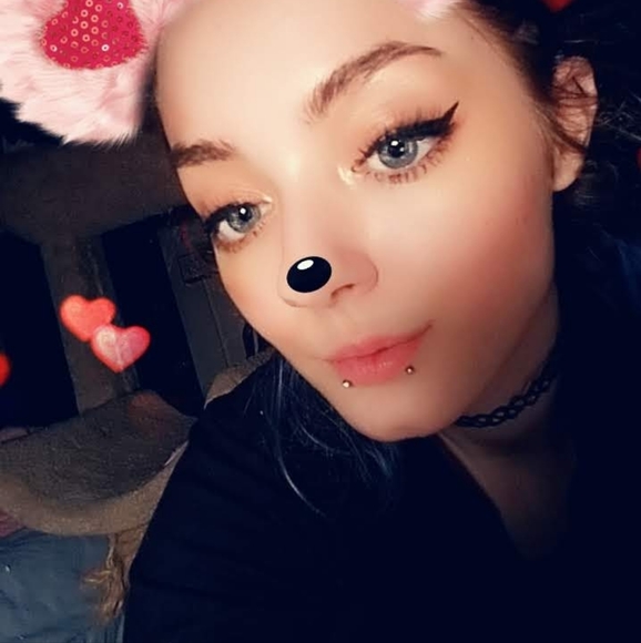 Meet your Posher, Amanda - Picture 1 of 1